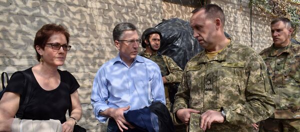 US special Ukraine envoy Kurt Volker and US Ambassador to Ukraine Marie Yovanovitch in Donbass, July 23, 2017 - Sputnik International
