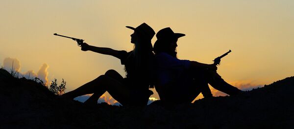 Girls with guns Girls with guns - Sputnik International