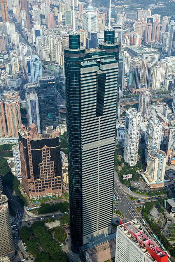 Shun Hing Square (Diwang Building), 384-meter-tall skyscraper, which was recognized the tallest in Asia by its completion in 1996. Now, it is the third tallest in Shenzhen. - Sputnik International