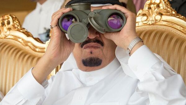 In this Thursday March 10, 2016 photo released by the Saudi Press Agency, SPA, Saudi King Salman watches the North Thunder military exercises in Hafr Al-Baten, Saudi Arabia. - Sputnik International