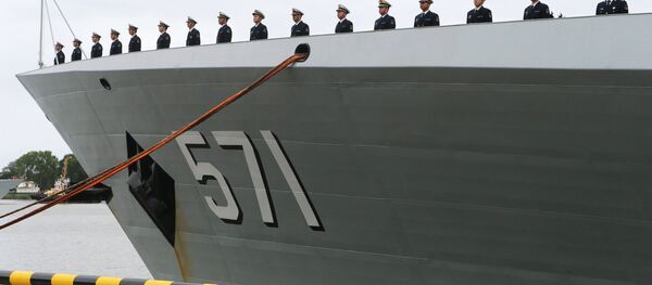 Crew of the Chinese Navy's missile frigate Yuncheng that arrived in Baltiysk for the 2017 Naval Cooperation Russia-China drills Crew of the Chinese Navy's missile frigate Yuncheng that arrived in Baltiysk for the 2017 Naval Cooperation Russia-China drills - Sputnik International
