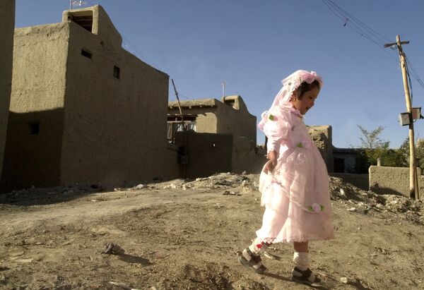 Fareema,7, plays outside during a wedding party in Kabul, Afghanistan - Sputnik International