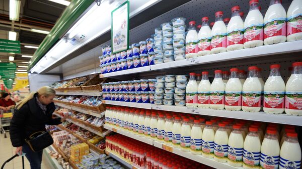 Dairy aisle in a Russian supermarket - Sputnik International