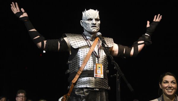 Fan Christopher Lomas, dressed as the Night King, asks a question at the Game of Thrones panel on day two of Comic-Con International on Friday, July 21, 2017, in San Diego. - Sputnik International