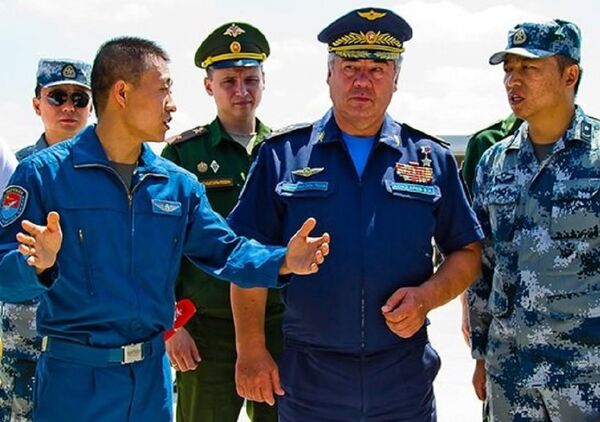 Russian Aerospace Forces Commander Viktor Bondarev with Chinese colleagues  - Sputnik International
