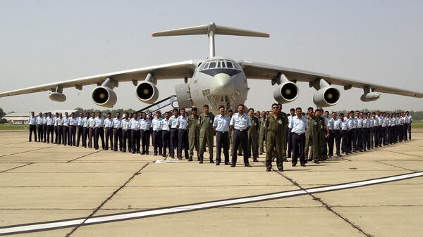 Members of the Indian Air Force IL-78 refueling plane squadron Valorous Mars pose for the photograph in front of an IL-78 after an exercise at Agra Air Force station, Friday, Sept. 24, 2004 - Sputnik International