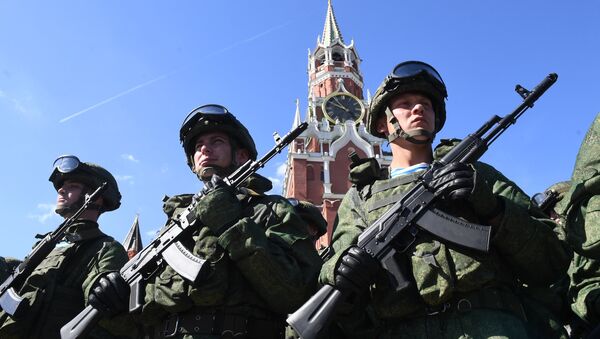 Military personnel during the Paratroopers' Day celebration on Red Square in Moscow - Sputnik International