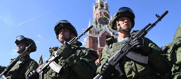 Military personnel during the Paratroopers' Day celebration on Red Square in Moscow - Sputnik International
