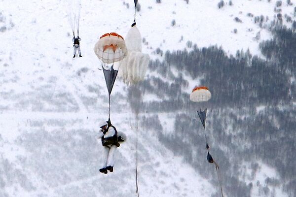 Paratrooper drills in the Ivanovo Region - Sputnik International