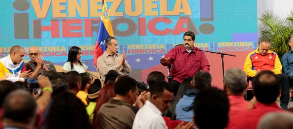 Venezuela's President Nicolas Maduro (2nd R) speaks during a meeting with members of the Constituent Assembly in Caracas, Venezuela August 2, 2017. Venezuela's President Nicolas Maduro (2nd R) speaks during a meeting with members of the Constituent Assembly in Caracas, Venezuela August 2, 2017. - Sputnik International