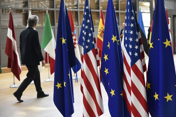 Friends Against: EU Reportedly Seeks to Side With US on Tech Against China, Revive Parts of TTIP - Sputnik International