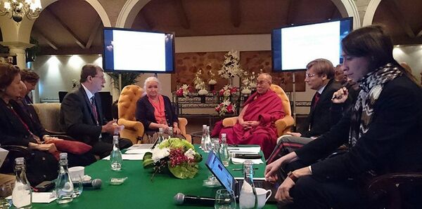 Dalai Lama and Russian scientists take part in a conference in New Delhi Dalai Lama and Russian scientists take part in a conference in New Delhi - Sputnik International