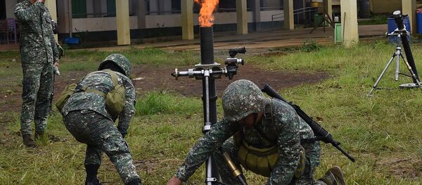 Philippine Marines prepare to fire 81mm mortars at Muslim militant positions at the frontline in Marawi, on the southern island of Mindanao on July 22, 2017 - Sputnik International