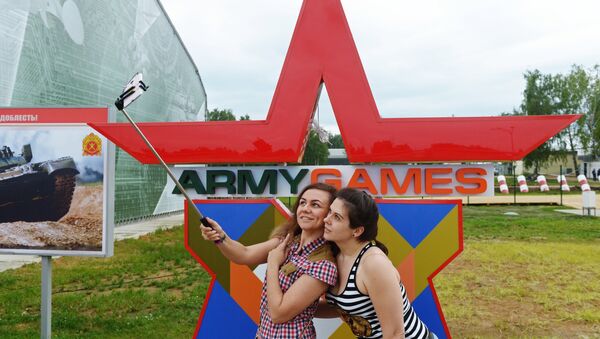 Visitors at the Alabino military training grounds near Moscow where the individual race of the Tank Biathlon of the 2017 International Army Games runs - Sputnik International