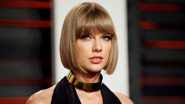  Singer Taylor Swift arrives at the Vanity Fair Oscar Party in Beverly Hills, California, U.S. on February 28, 2016 - Sputnik International