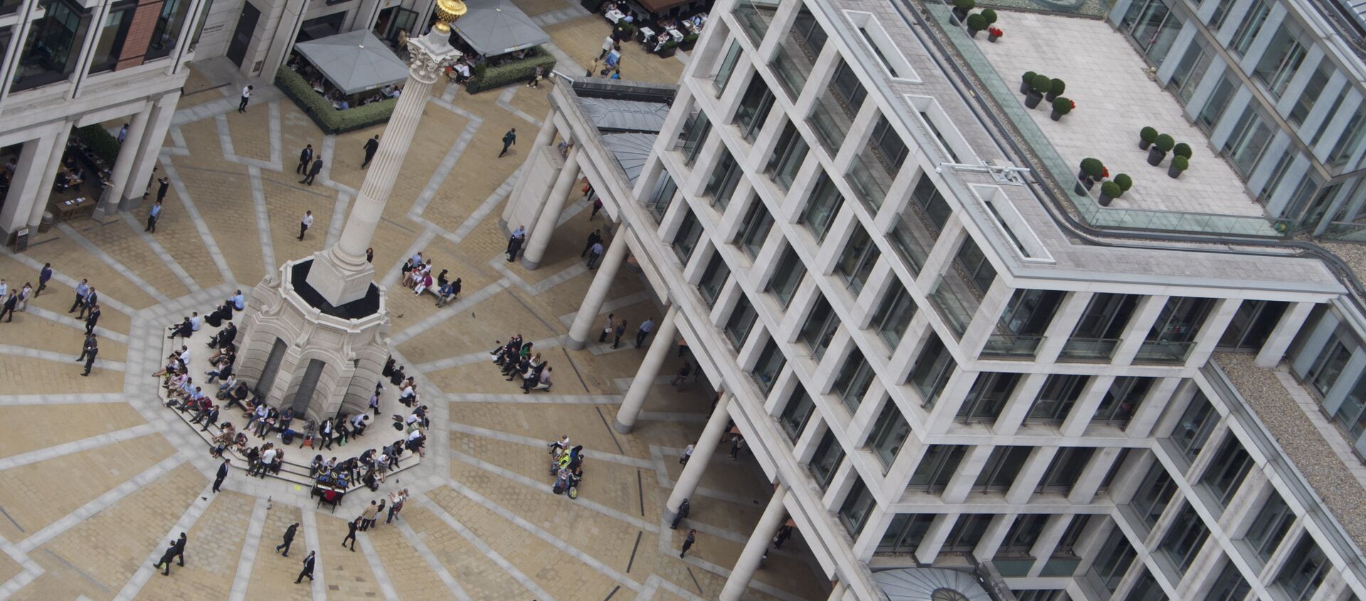 Paternoster Square as seen from St. Paul's Cathedral - London Stock Exchange - Sputnik International, 1920, 12.03.2021