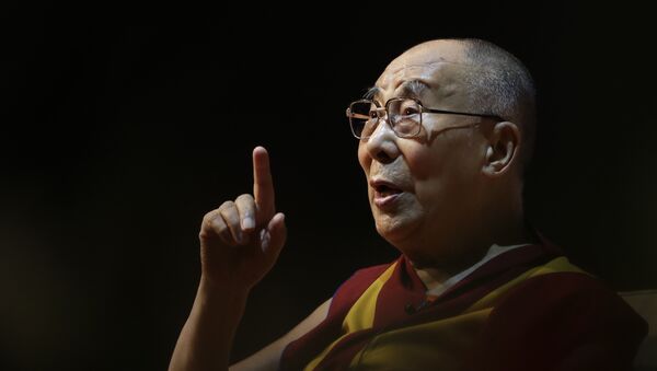 Tibetan spiritual leader the Dalai Lama speaks on the art of happiness at a public event in New Delhi, India, Thursday, Aug. 10, 2017 - Sputnik International