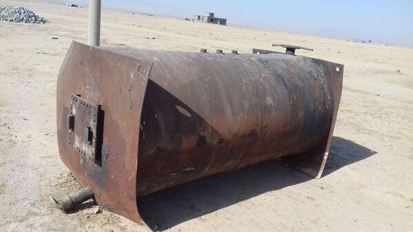 Homemade furnaces used to refine crude oil near Mosul - Sputnik International