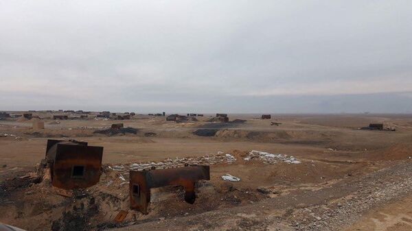 Homemade furnaces used to refine crude oil near Mosul - Sputnik International