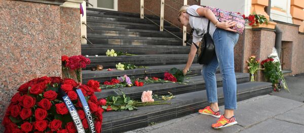 Flowers in tribute to Barcelona attack victims - Sputnik International