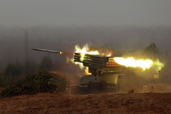 A Grad multiple launch rocket system during field firing, Leningrad Region. - Sputnik International