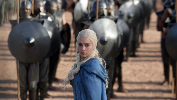 Emilia Clarke as Daenerys Targaryen in a scene from Game of Thrones - Sputnik International
