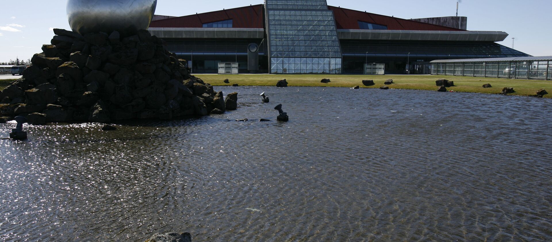 A general view of the exterior of Keflavik airport, Keflavik, Iceland  - Sputnik International, 1920, 18.03.2021