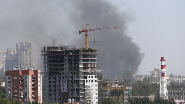 Smoke rises from residential buildings on fire in Rostov-on-Don, Russia August 21, 2017. - Sputnik International