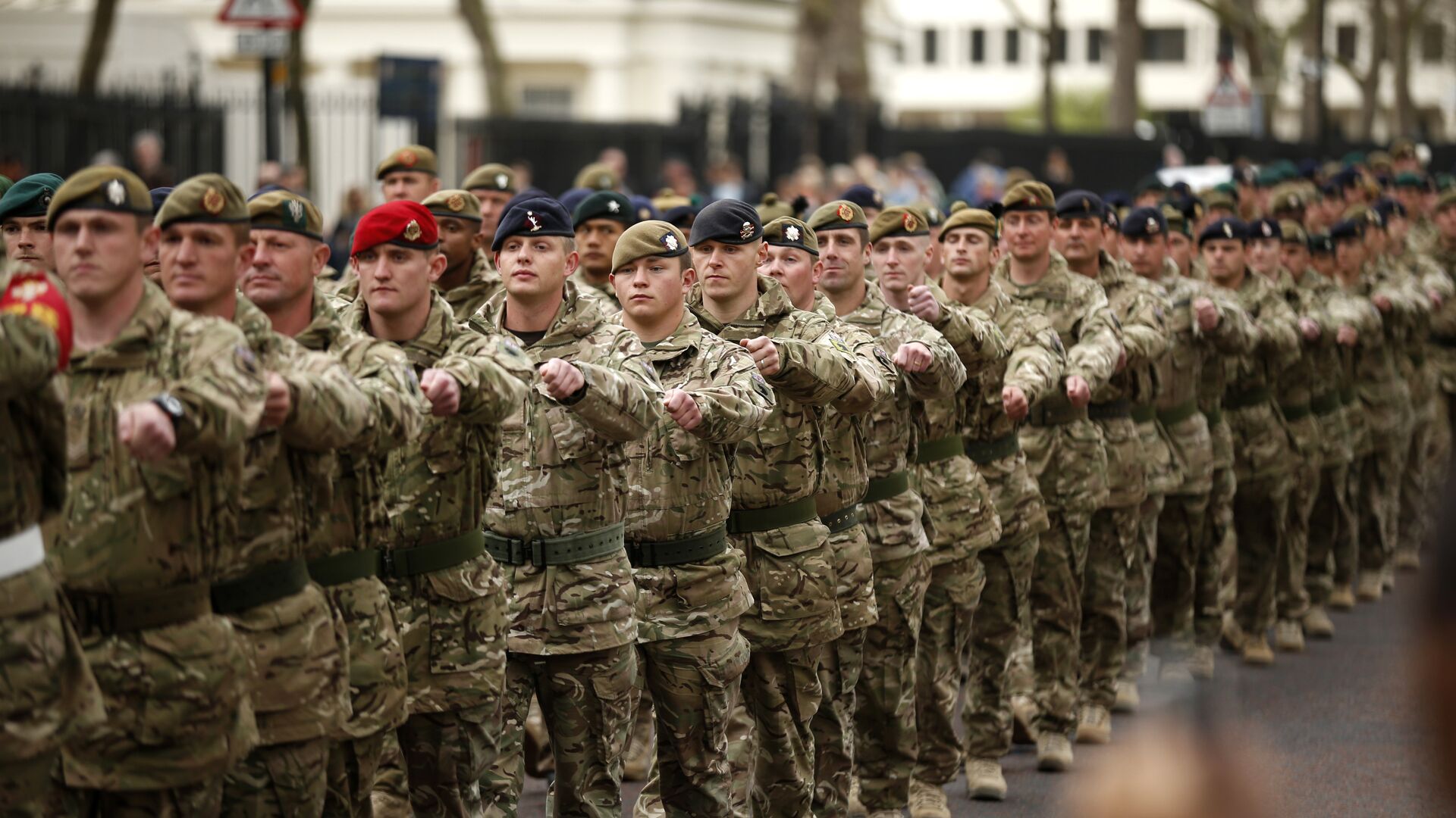 Members of the British military's 4th Mechanised Brigade parade through central London to attend a reception at the Houses of Parliament, Monday, April 22, 2013.  - Sputnik International, 1920, 06.02.2023