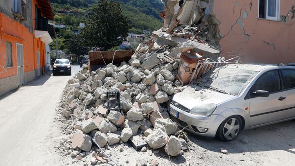 A damaged house is seen after an earthquake hits the island of Ischia, off the coast of Naples, Italy August 22, 2017. - Sputnik International