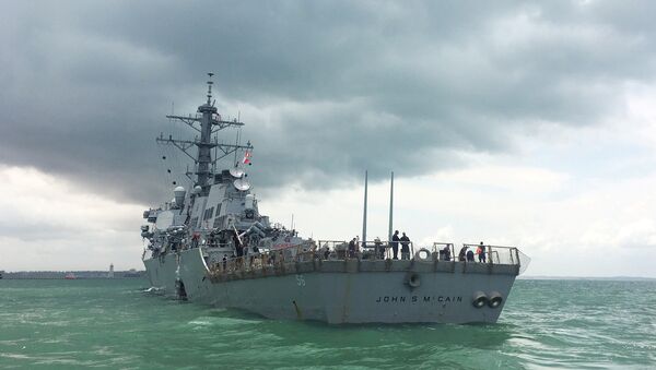 The U.S. Navy guided-missile destroyer USS John S. McCain - Sputnik International