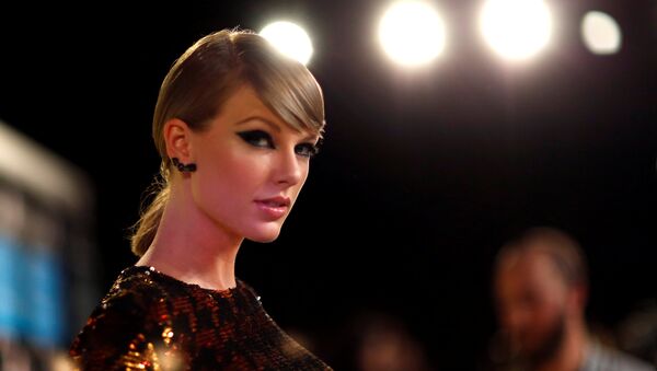 Singer Taylor Swift arrives at the 2015 MTV Video Music Awards in Los Angeles, California, U.S. August 30, 2015 - Sputnik International