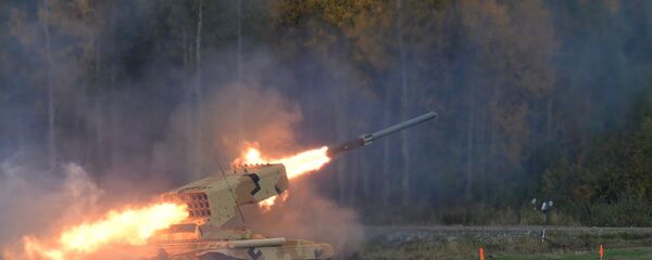 Heavy flamethrower system TOS-1A Solntsepyok during demonstration firing conducted at the 10th Russia Arms Expo international exhibition's opening - Sputnik International