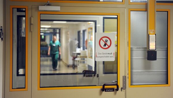 A nurse walks at the intensive care unit at the gynaelogical hospital of the clinical center Bremen-Mitte - Sputnik International