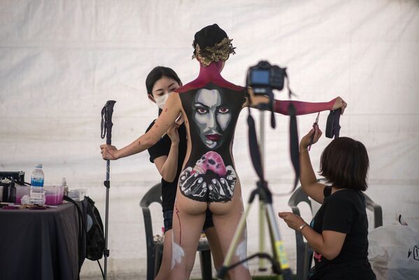 Naked Beauty: Mesmerizing Body Art Show in South Korea - Sputnik International