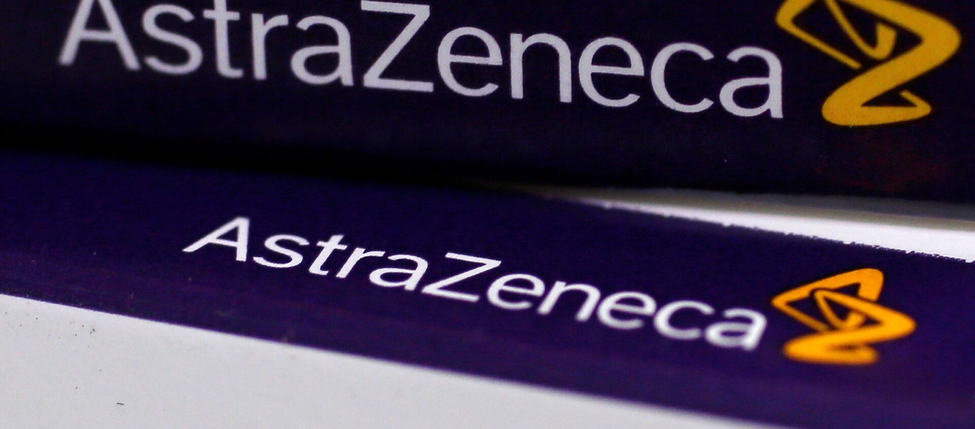 FILE PHOTO:The logo of AstraZeneca is seen on medication packages in a pharmacy in London. - Sputnik International, 1920