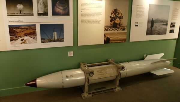 An empty B61 multipurpose thermonuclear tactical bomb is on display at the Atomic Testing Museum in Las Vegas. (File) - Sputnik International