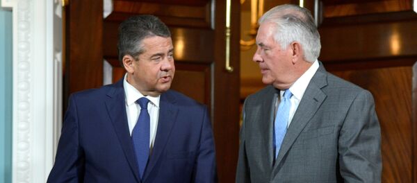 US Secretary of State Rex Tillerson (R) and German Foreign Minister Sigmar Gabriel. File photo - Sputnik International