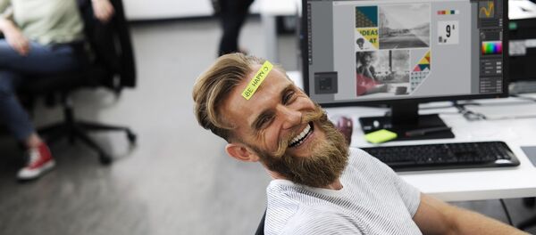 Happy office worker - Sputnik International