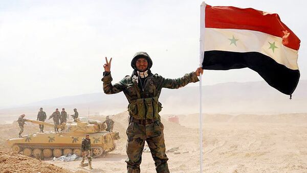 The Syrian army servicemen, broke the three-year siege of Deir ez-Zor, in the area of the 137th mechanized brigade in Syria - Sputnik International
