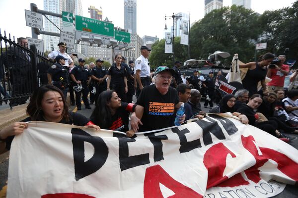 Holes in US-Mexico Border Create 'Big Problems with Human, Drug Smuggling' Holes in US-Mexico Border Create 'Big Problems with Human, Drug Smuggling' - Sputnik International