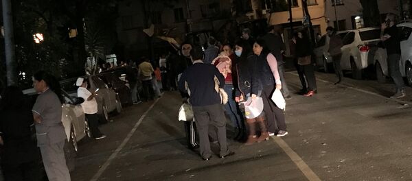 People gather on a street after an earthquake hit Mexico City, Mexico late September 7, 2017 People gather on a street after an earthquake hit Mexico City, Mexico late September 7, 2017 - Sputnik International