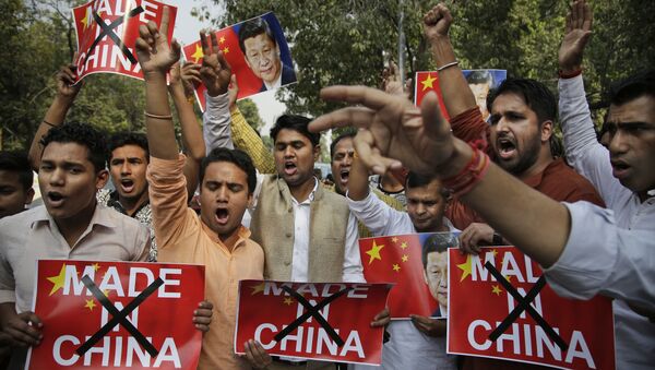 Activists of Swadeshi Jagaran Manch, a Hindu right wing organization promoting indigenous products, shout slogans during a protest against Chinese products in New Delhi, India. (File) - Sputnik International