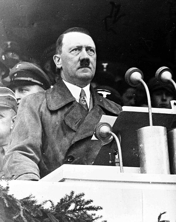 German Chancellor Adolf Hitler during his address to 80,000 workers in the Lustgarten, Berlin, May 1, 1936, s part of the May Day Celebrations. German Chancellor Adolf Hitler during his address to 80,000 workers in the Lustgarten, Berlin, May 1, 1936, s part of the May Day Celebrations. - Sputnik International