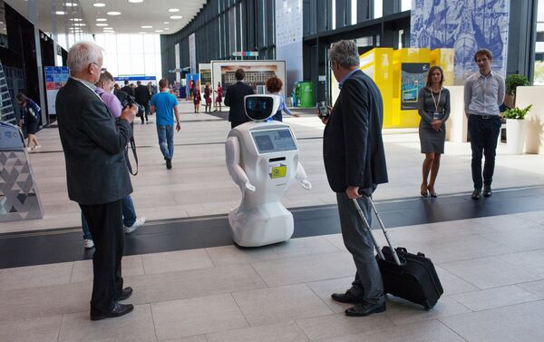 Promobot robot at the St. Petersburg International Economic Forum - Sputnik International
