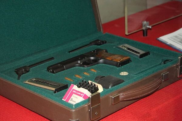 The OTs-27 Berdish with its interchangeable barrels - Sputnik International