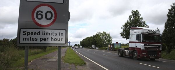 This is a June 15, 2016 file photo of of traffic crossing the border between the Republic of Ireland and Northern Ireland in the village of Bridgend, Co Donegal Ireland. - Sputnik International