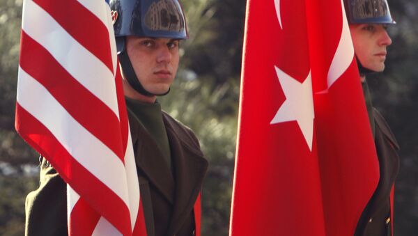 Turkish guards of honor stand with U.S. and Turkish flags (File) - Sputnik International