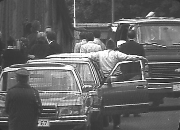 Agent exchange across the Glienicker Bridge, June 11, 1985 Agent exchange across the Glienicker Bridge, June 11, 1985 - Sputnik International