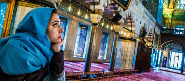 Enjoining the mosque Enjoining the mosque - Sputnik International